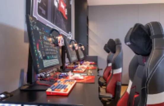 Homeinn YUNIK E-Sports Hotel (Beijing South Railway Station You'anmen Bridge)