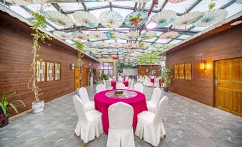 Sunshine Flower Language Resort Hotel (Wanjia Commercial Plaza, Xiu District Government)