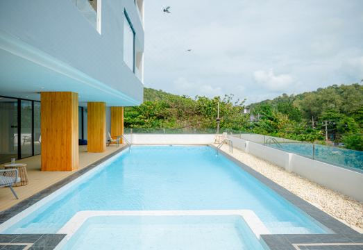 2. 코코텔 라용 비..