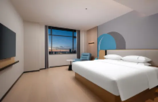 City Comfort Inn Express Hotel (Wuhan Zhonghe Plaza Fenghuang Road Subway Station) 蔡甸区のホテル