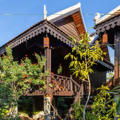 Khmer Lodge - Eco-Lodge Hotels near Angkor Artwork E&T Stocker