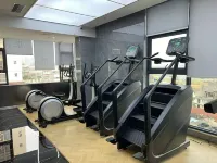 Yeste International Hotel (Yulin Bobai Baozhongbao Pedestrian Street) - 3-Star