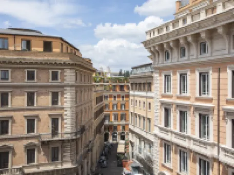 Hotel Delle Nazioni Hotels near Trevi Fountain