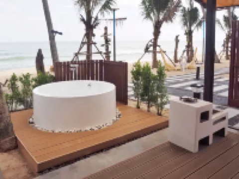 สิชล แกลมปิ้ง รีสอร์ท บีชฟร้อนท์ โรงแรมในอำเภอ สิชล