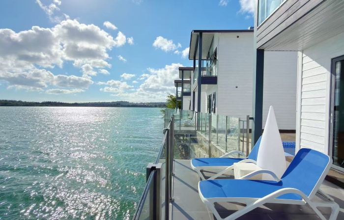 lake view apartment