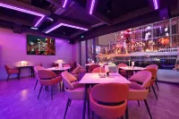 Chongqing Liberation Monument, Hongya Cave, BERKIN. Baili Jin Skyview Riverfront Hotel.