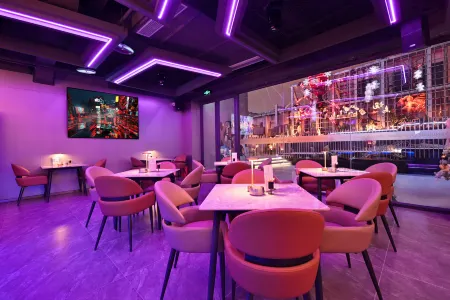 Chongqing Liberation Monument, Hongya Cave, BERKIN. Baili Jin Skyview Riverfront Hotel.