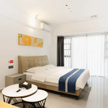 Jinxi Homestay (Xinyang Hexie Square Railway Station)