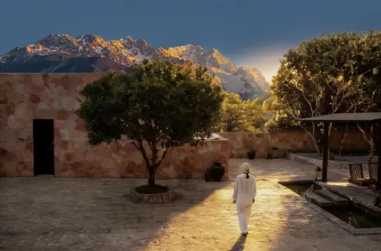 Mucheng Xichi Snow Mountain Art Resort Hotel (Baisha Ancient Town Branch)