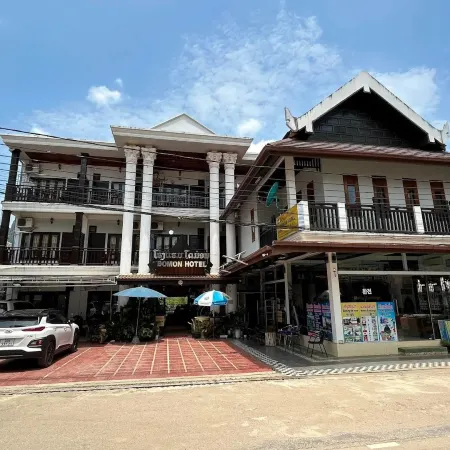 Domon Riverside Hotel Отели рядом с достопримечательностью «Храм Kang»