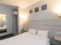 Campanile Grenoble Centre Gare Hoteles cerca de Centro Minatec