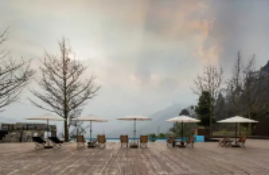 Mountain Moonlight Private Hot Spring Homestay (Dujiangyan)