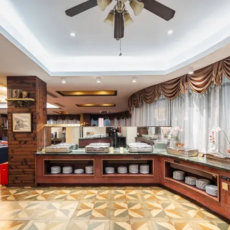 Shengzhou International Grand Hotel (Dongqian Street Fuhau Road)