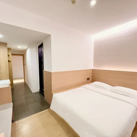 Bon voyage Hotel