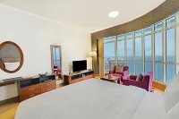 The Curve Hotel - Bãi biển