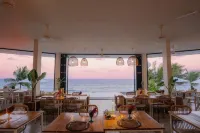 Trogon's Perch Clifftop Oceanfront Resort