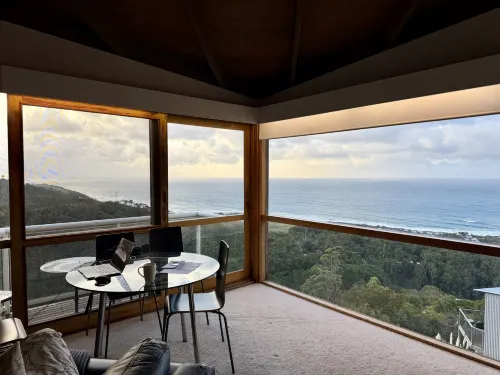 Chris's Beacon Point Restaurant & Villas