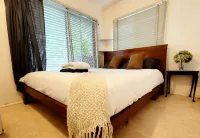 Quiet Guest Room in Burwood - Park Yeri