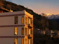 Libai | Goodnight Hot Spring Pool Mountain Lodge (Mount Siguniang Scenic Area) Hotels in Xiaojin