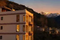 Libai | Goodnight Hot Spring Pool Mountain Lodge (Mount Siguniang Scenic Area)