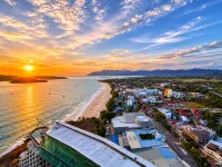 Assana Seaview Suites | 1 min Doorstep to Beachfront (Pantai Cenang & Pantai Tengah), Langkawi โรงแรมใน