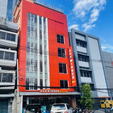 Sun Winner Hotel Mandalay Отели рядом с достопримечательностью «Магазин Джадэ»