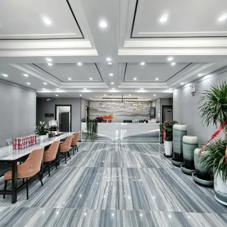 Aral Five Tuan Xinyi Business Hotel