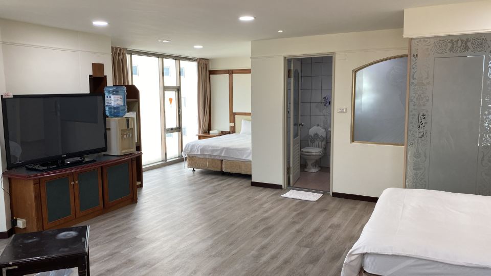 Enjoy Square Hotel
