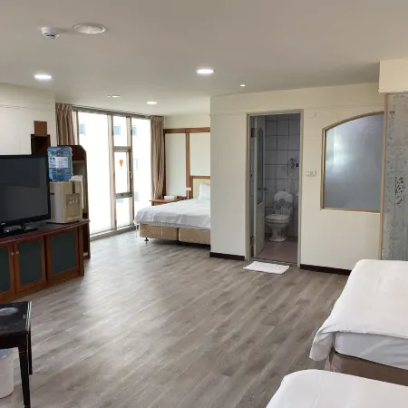 Enjoy Square Hotel