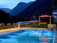 Yuexi Yijing Hot Spring Resort - Pools