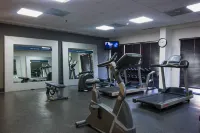 蒙特雷機場希爾頓歡朋酒店 - 健身室/gym room