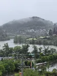 Qihu Nuanting (Hongyansi) - Mountain view