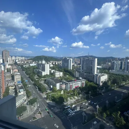 Yuesun Finia Hotel (Dazhou Luofu Plaza Railway Station)