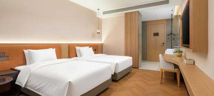 Korla Lifeng Doucheng Hotel (People's Square Peacock River) Hotels in Korla