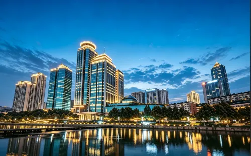 Mo Yin · Urban Oasis Hotel (Guiyang Penshuichi / Jiaxiulou) - Pet-friendly