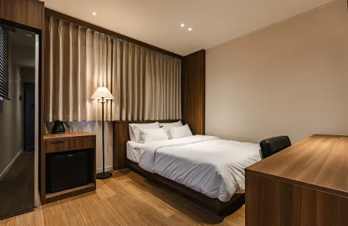 Hotel Monosaejae - 2-Star