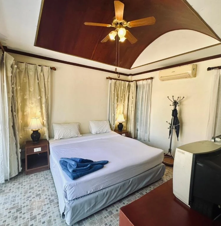 รูปภาพของVilla Beside Swimming Pool With Garden View