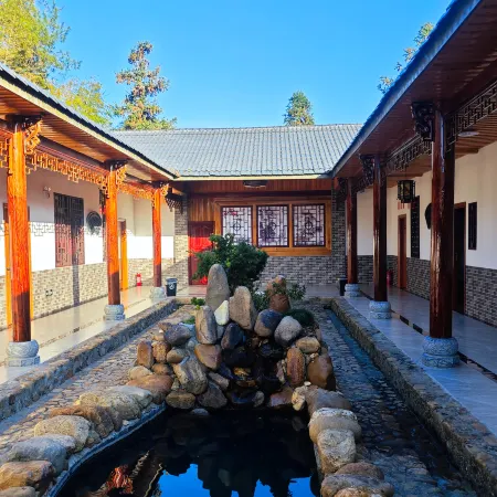 SANBAISHAN XIUHETANG HOMESTAY