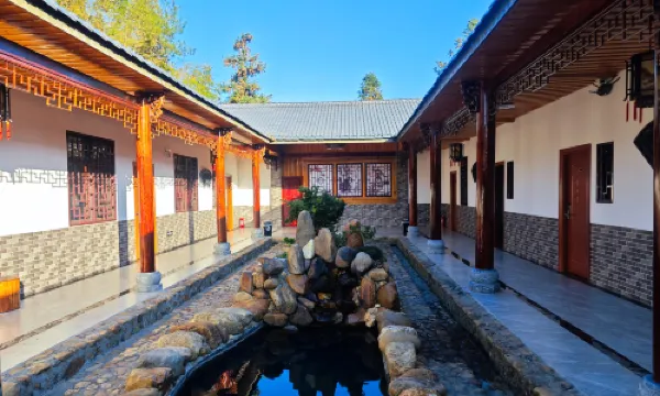 SANBAISHAN XIUHETANG HOMESTAY