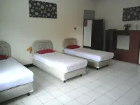 OYO 2703 Hotel Transit 1 Hotel berhampiran Lapangan Terbang Antarabangsa Sultan Hasanuddin