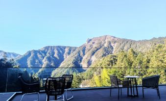 Yuexi Miaodao Mountain Residence