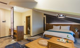 Urumqi Qiqi Jiyou Hotel