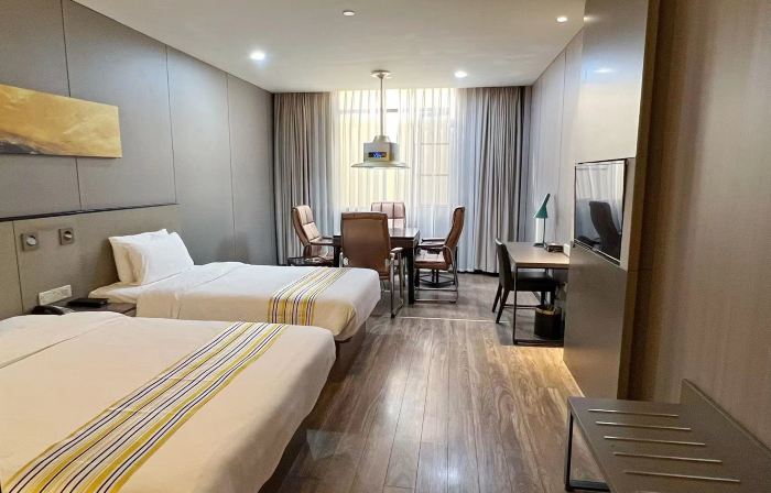 Ease Hotel (Gong'an Yasi Plaza)