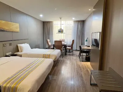 Ease Hotel (Gong'an Chanling Avenue People's Hospital)