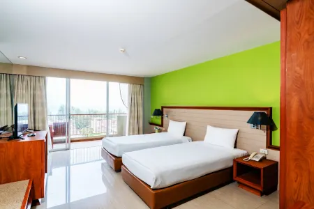 Long Beach Cha-Am Hotel