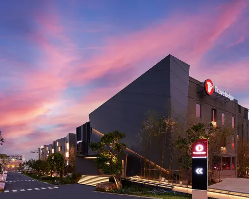 Travelodge Nimman Hotels near Galae Restaurant