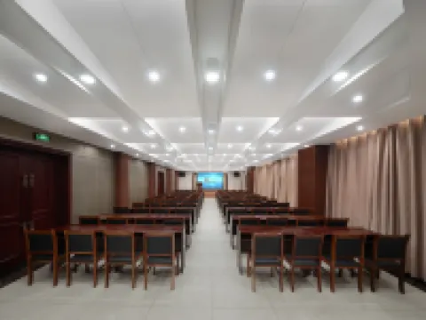 Luoshan Junfu Hotel Hotels in Luoshan