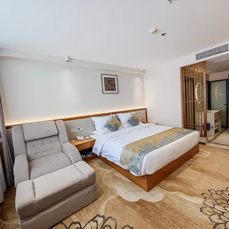 Dali Harbour Hot Spring Hotel (Dali High-speed Railway Station)