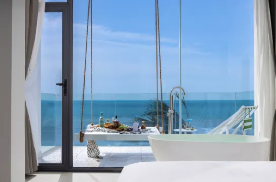 Stay in Yangjiang. Come see the Beach House