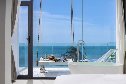 Stay in Yangjiang. Come see the Beach House
